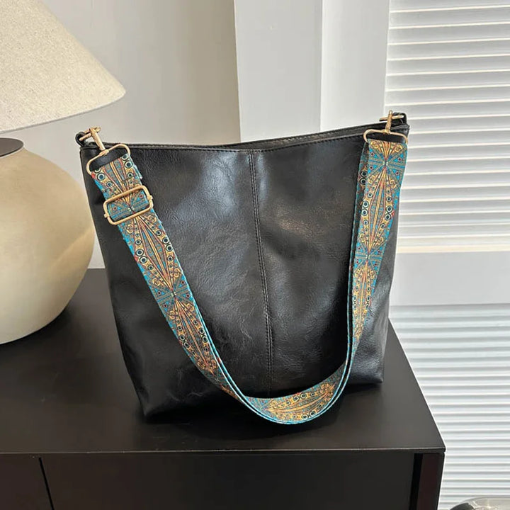 Chelsey’s Vintage Charm | Leather Shoulder Bag