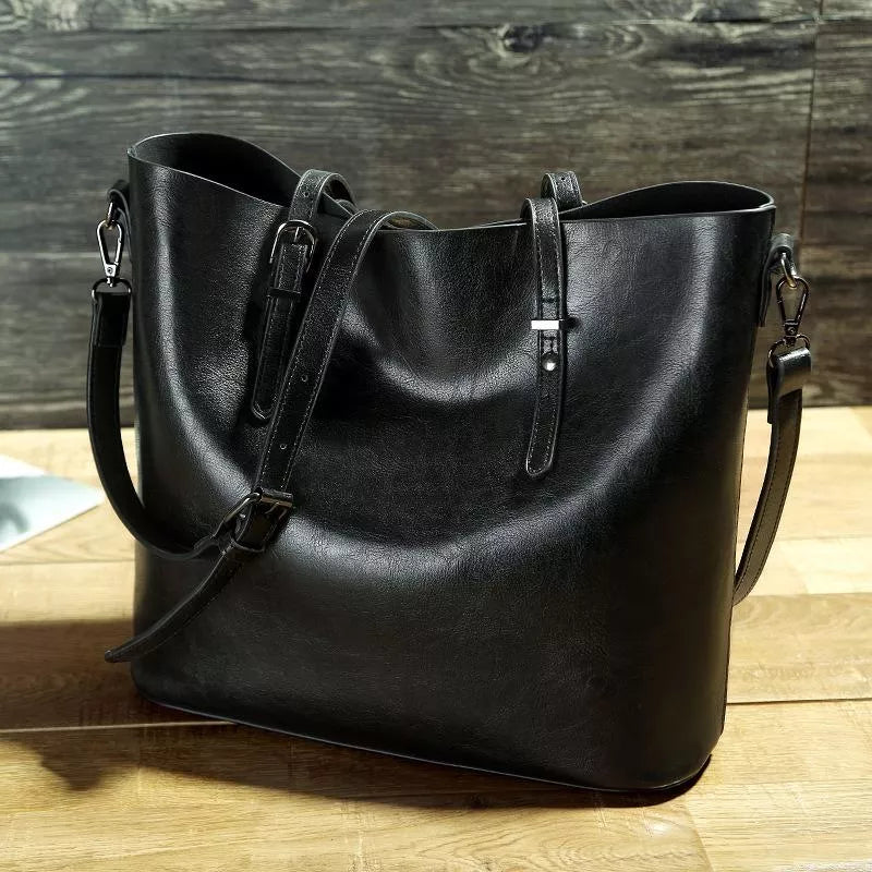 Nicole’s Timeless Elegance | Vintage Leather Shoulder Handbag